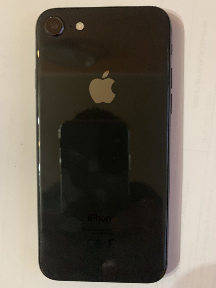 Iphone 8 o pojemnośći 64 GB