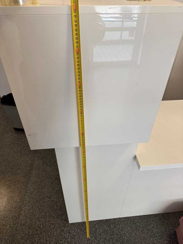 Rejestracja biała duża recepcja 250cm trzy segmenty lada