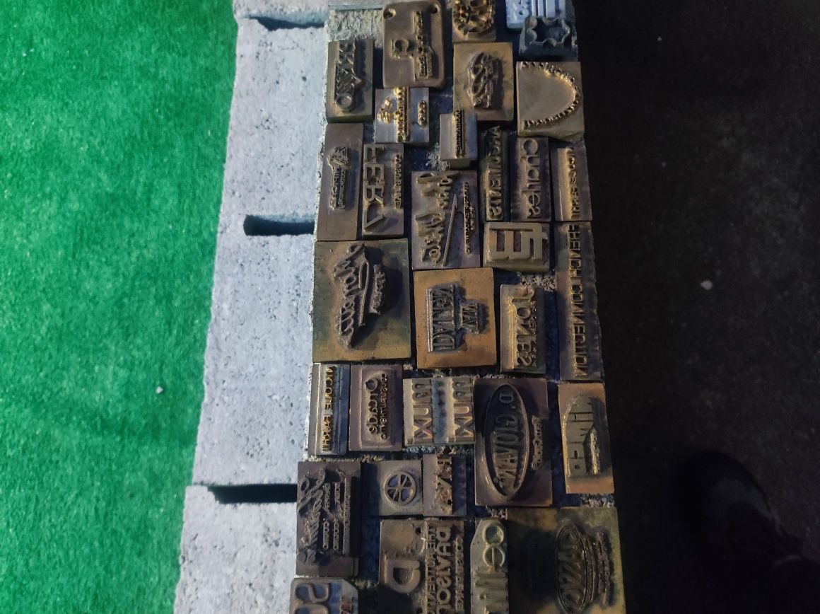 Lote de carimbos em metal