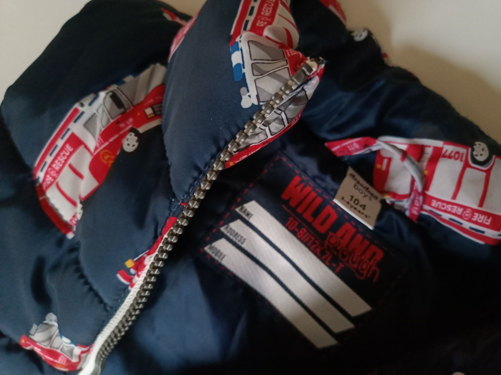 Bezrękawnik dla chłopca w wozy strażackie rozmiar 104