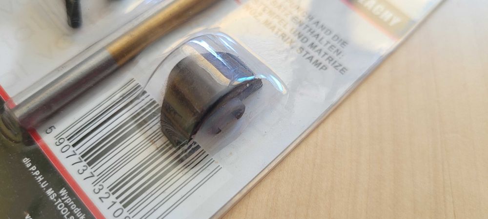 Stempel + matryca do nożyc do blachy VOTFAL