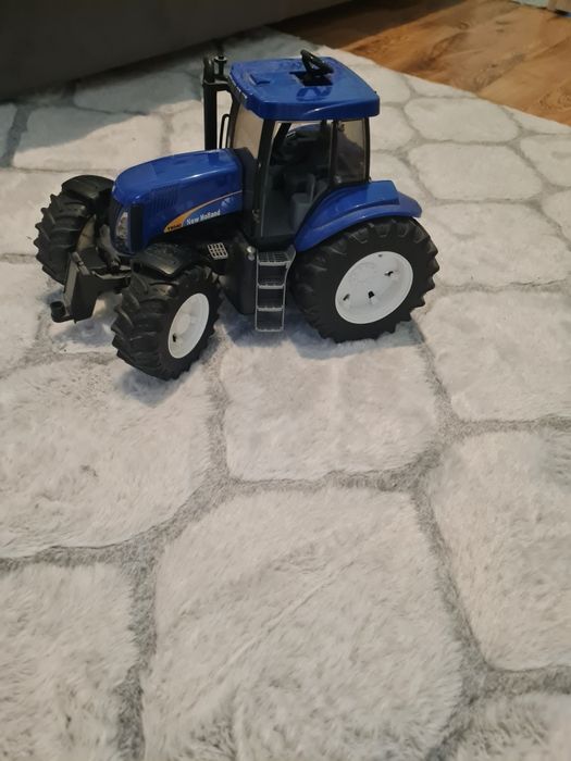 Traktor BRUDER New Holland