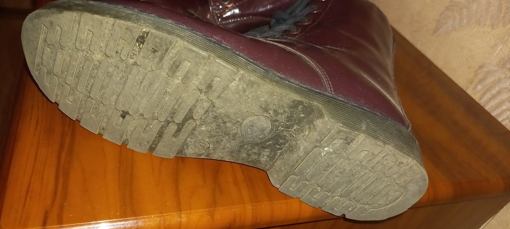 Продам стильные женские ботинки