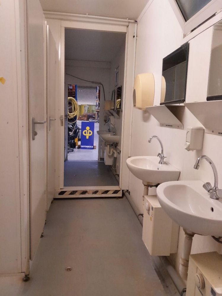 Kontener Sanitarny 6m.x2.5m WC, Damsko/Męski z podgrze. Wody i ogrzew.