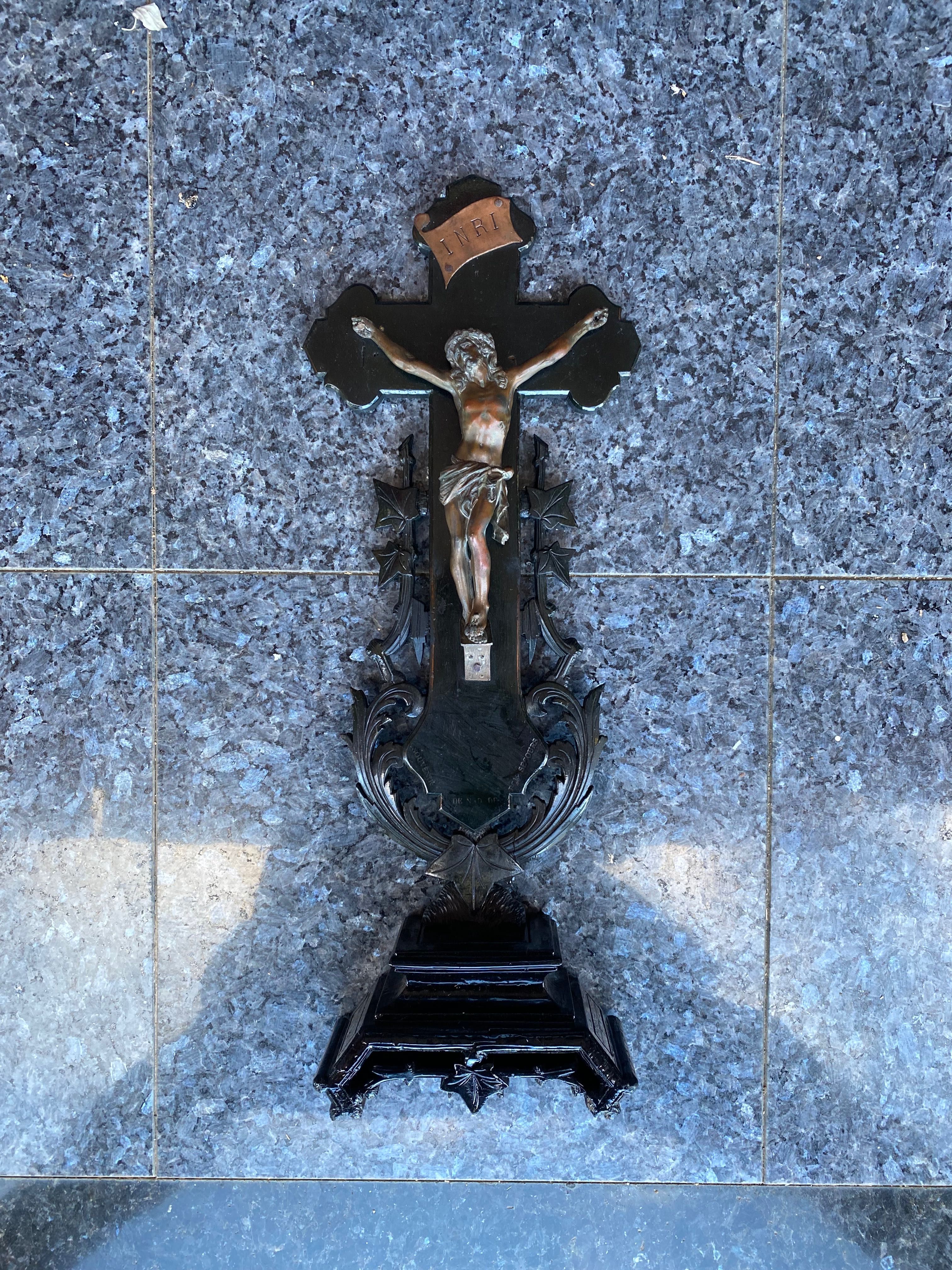 Crucifixo com Cristo Bronze Madeira Séc XIX Assinado