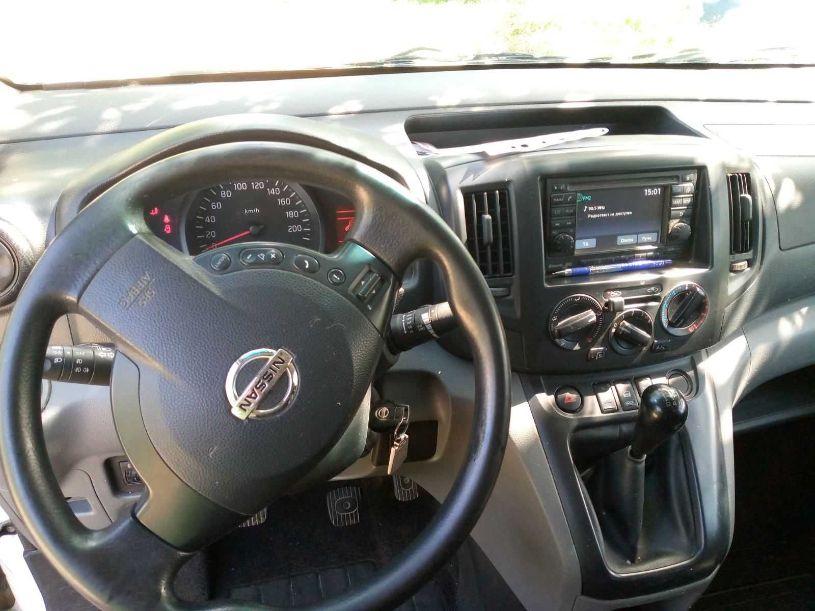 NISSN NV200 , 2013року