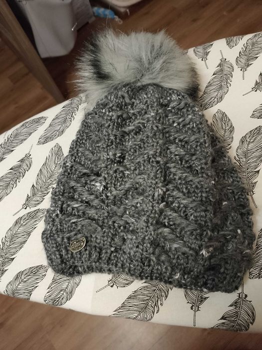 zimowa czapka damska