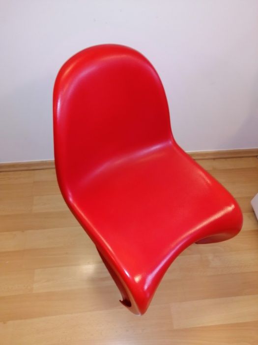 Designerskie krzesła plastikowe
