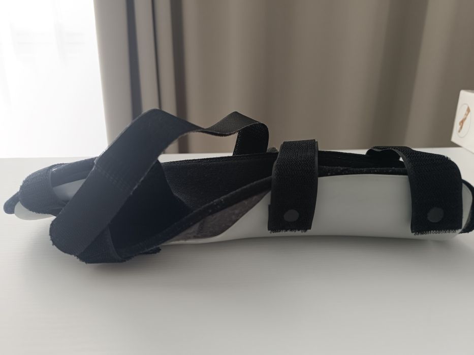 Ортез на правую руку W325