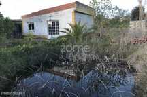 Terreno agrícola com 946m2 e benfeitorias