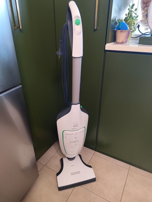 Aspirador vertical com todos os extras
