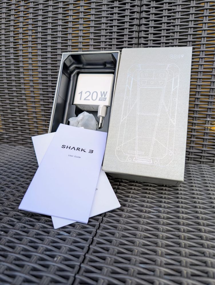 Smartphone resistente 8849 SHARK 3 de 512 GB