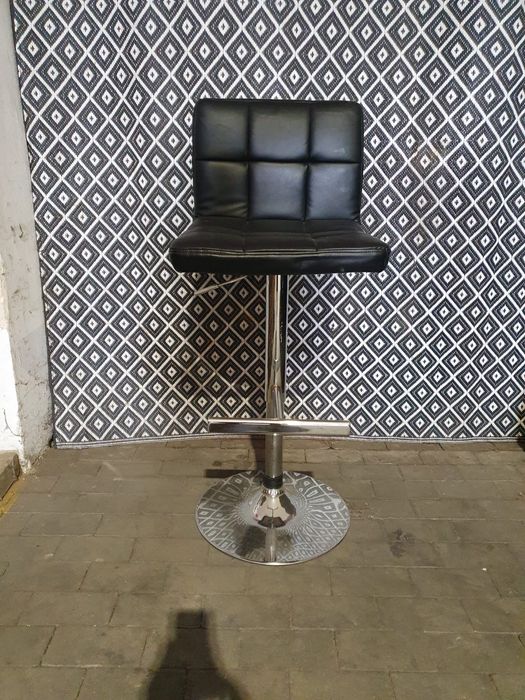 Krzesło barowe skóropodobne