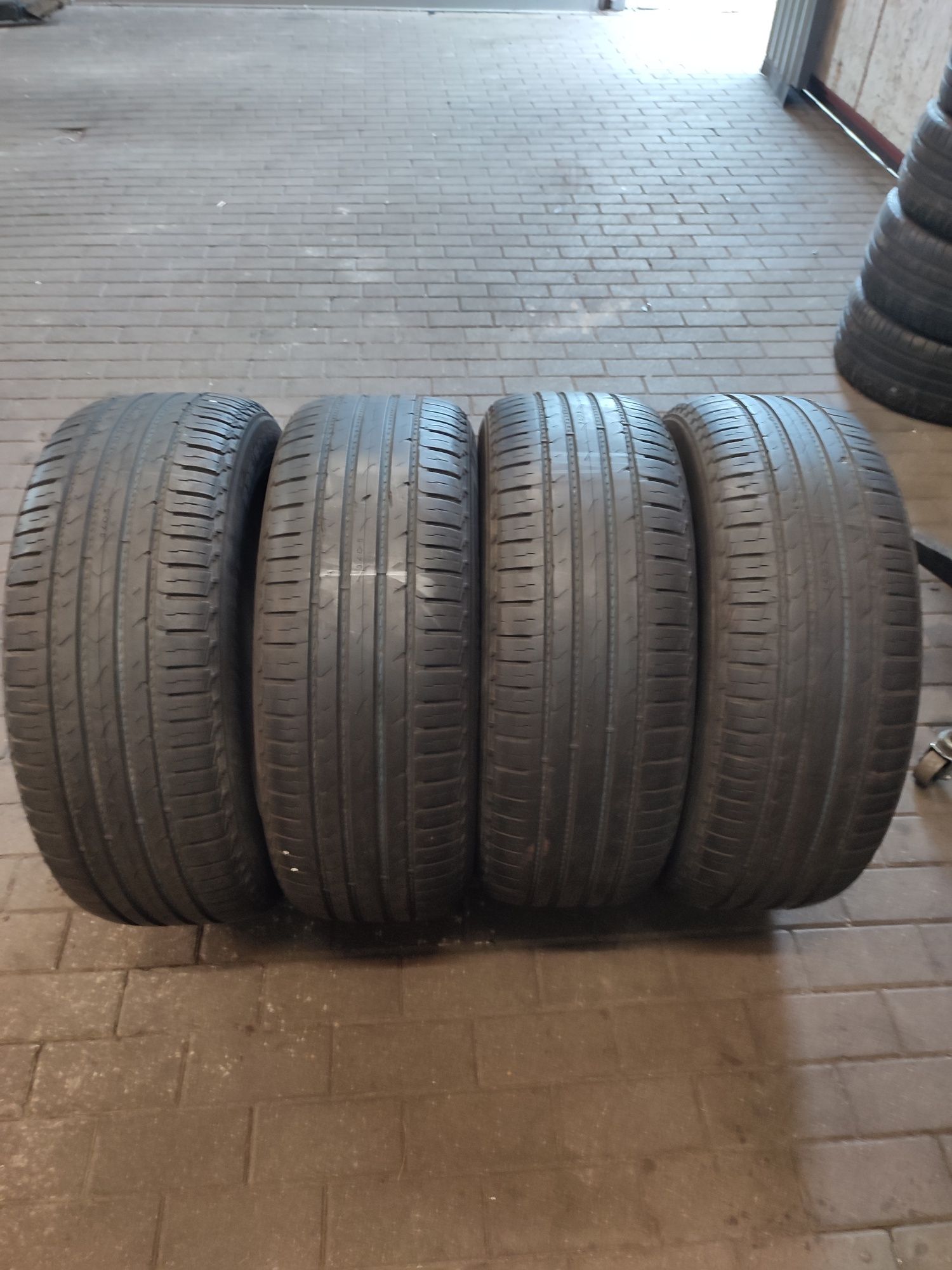 Nokian 235/60/18