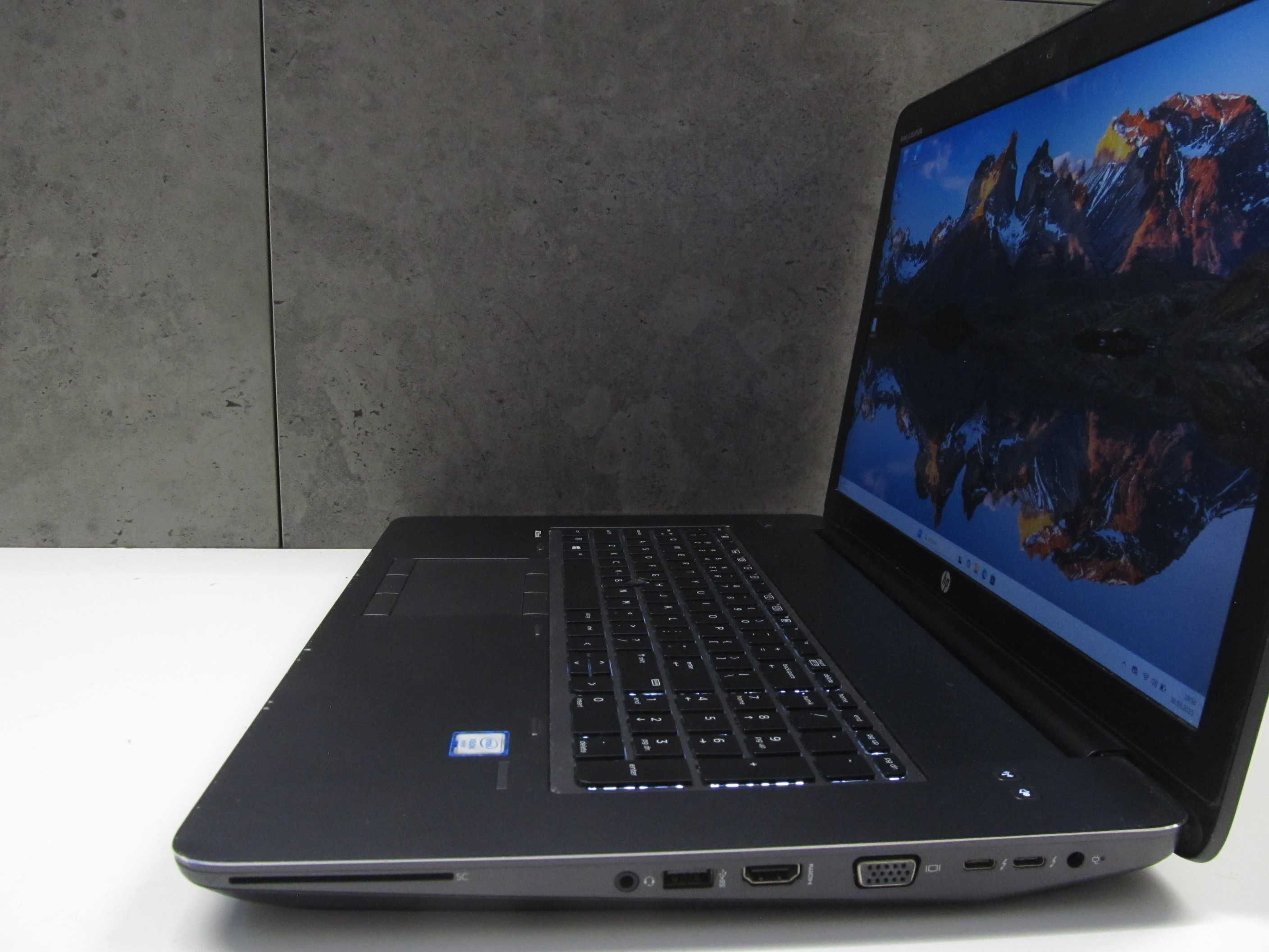 B. MOCNY HP Zbook 17 G4 XEON E3 1535M 32GB 512SSD NVIDIA QUADRO M4000M