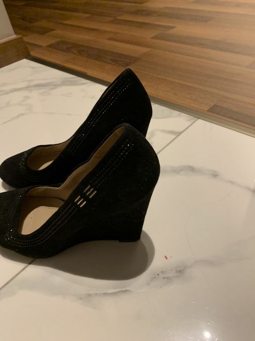 Buty na koturnie 37