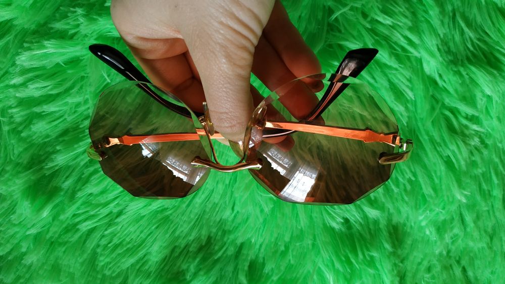 Очки солнцезащитные