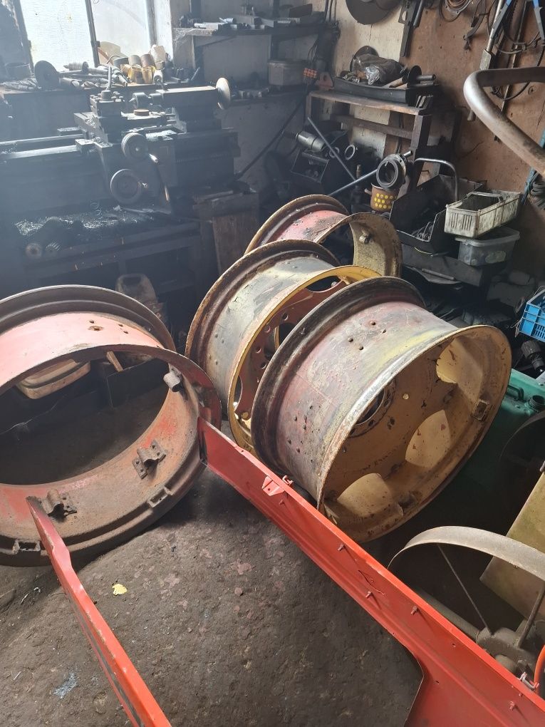 Opony z felgami 16.9 28 Zetor Ursus