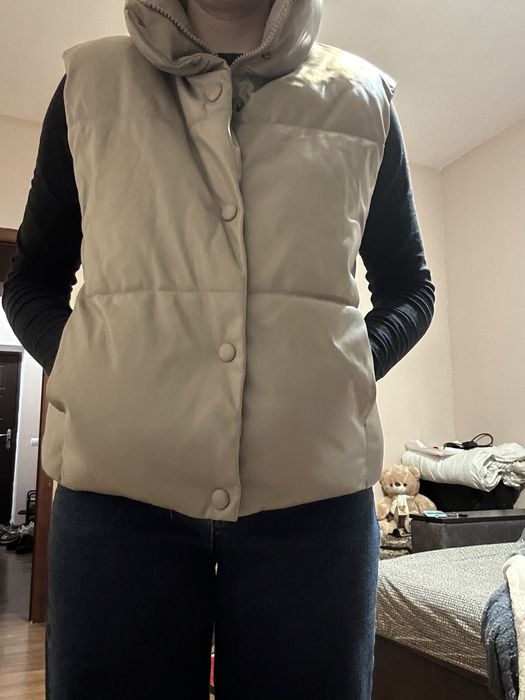 Жилетка-безрукавка, в ідеальному стані