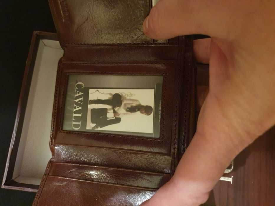 Skórzany nowy portfel