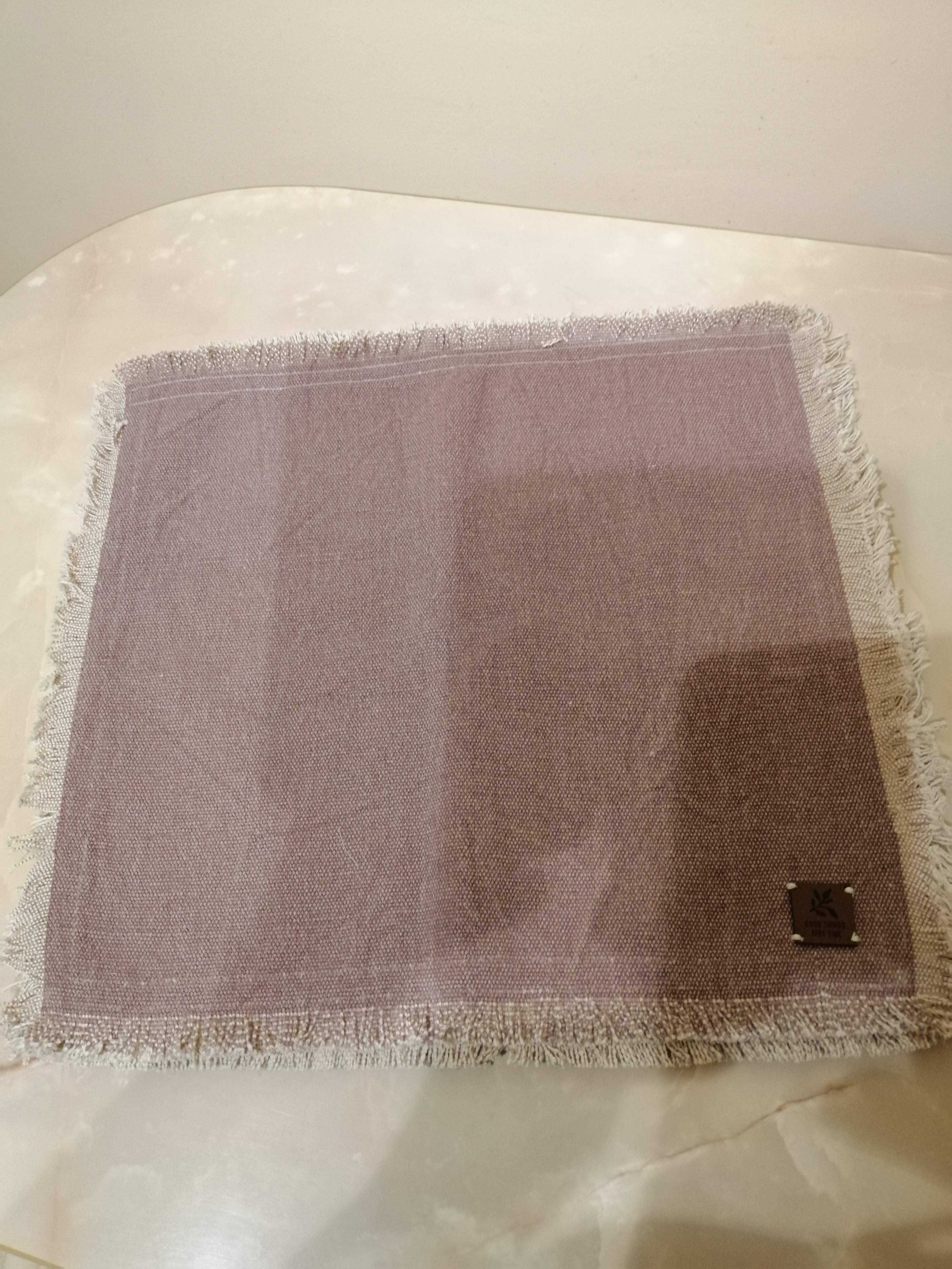 Новые махровое полотенце, набор сервировочных салфеток, скатерти