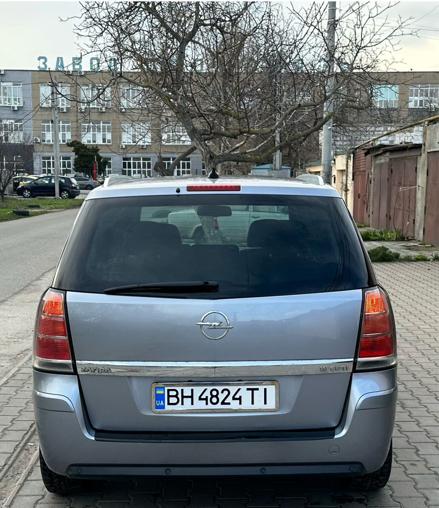 Opel Zafira 1.9TDI, АВТОМАТ, 7 мест, хорошая комлектация.