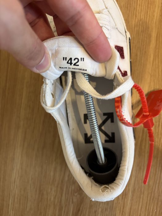 Off-White Vulcanized Low