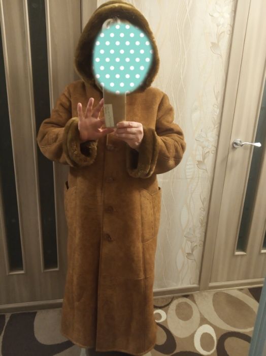 Дубленка женская 52 размер с капюшоном Длина 130 см. 550 грн.