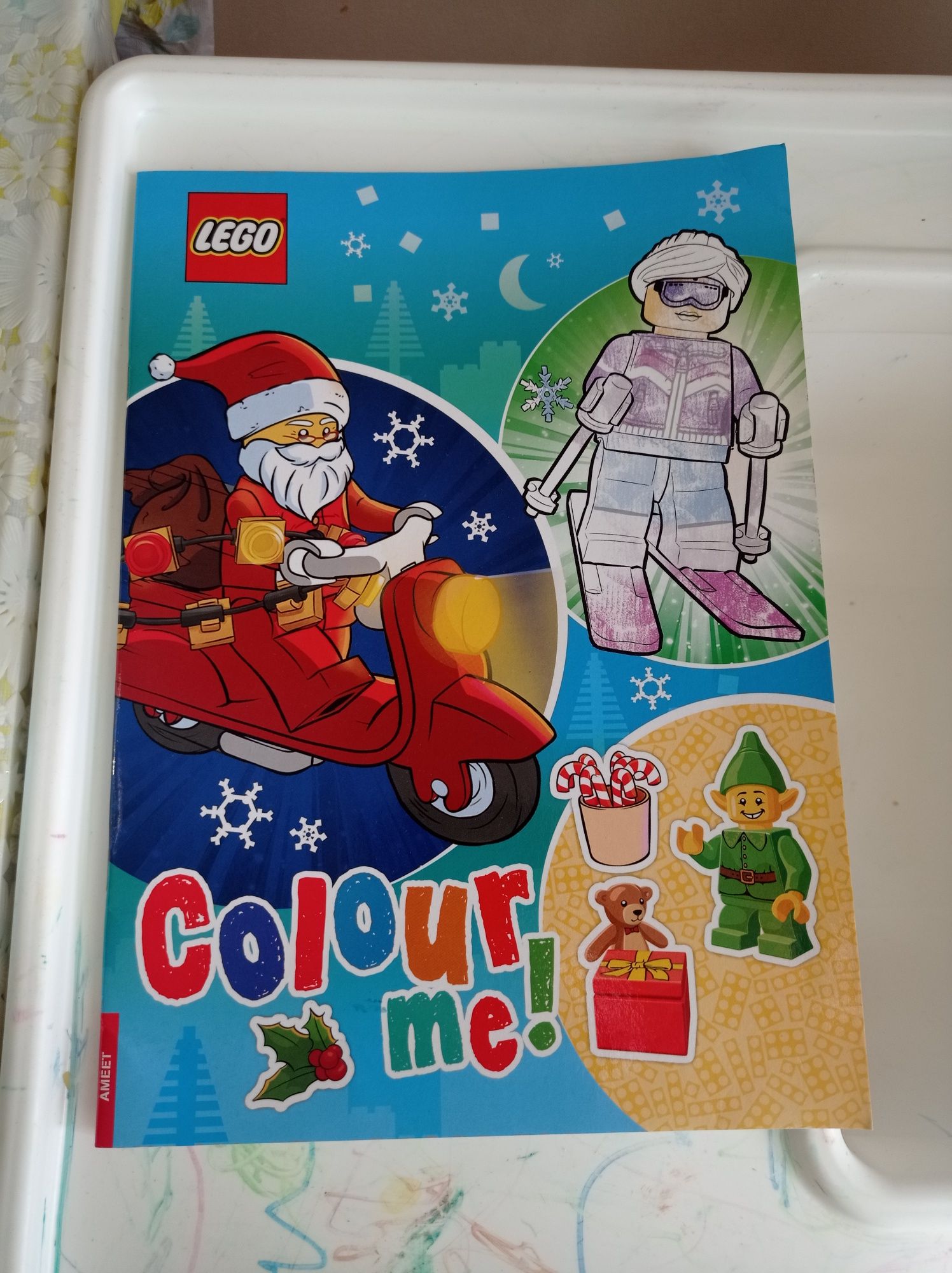 Kolorowanka z naklejkami Lego