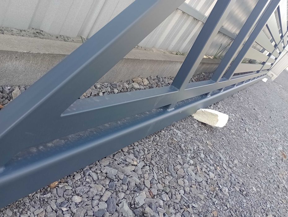 Promocja! Brama przesuwna 5 m, ocynkowana ogniowo i malowana proszkowo