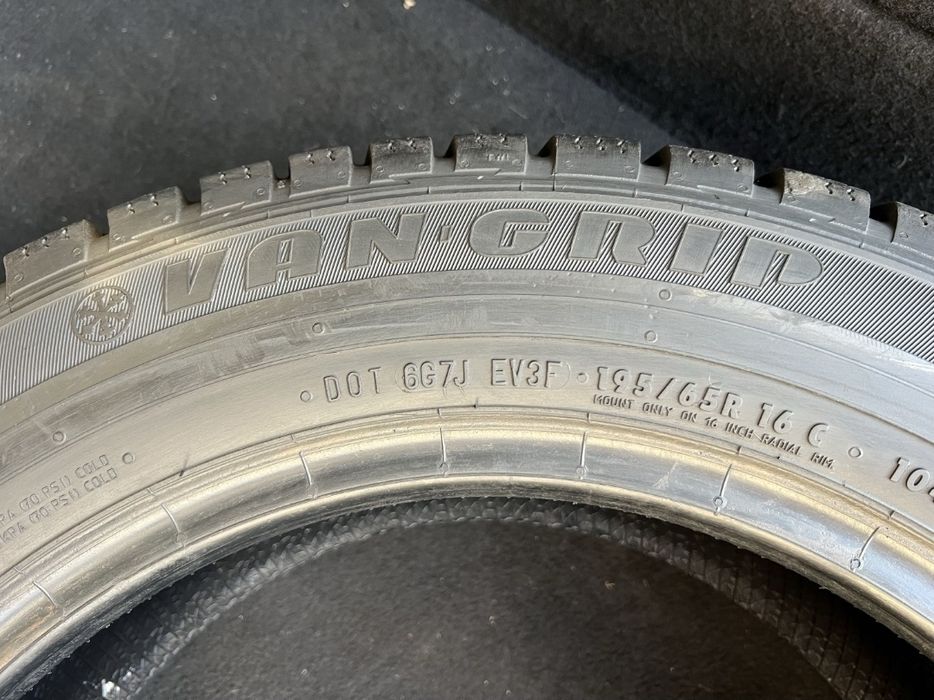 SEMPERIT 195 65 r16C Van-Grip 2 99 % залишок протектора ЗИМА комплект