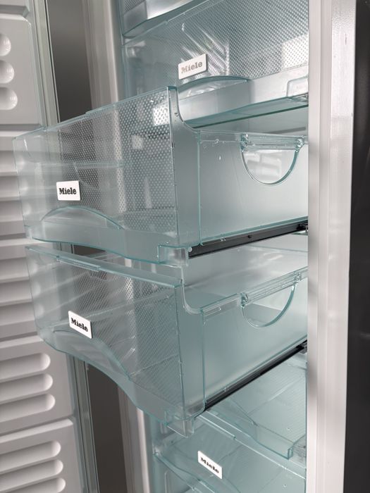 Морозильна камера Miele FNS 37402 i — вбудована, No Frost, Німеччина