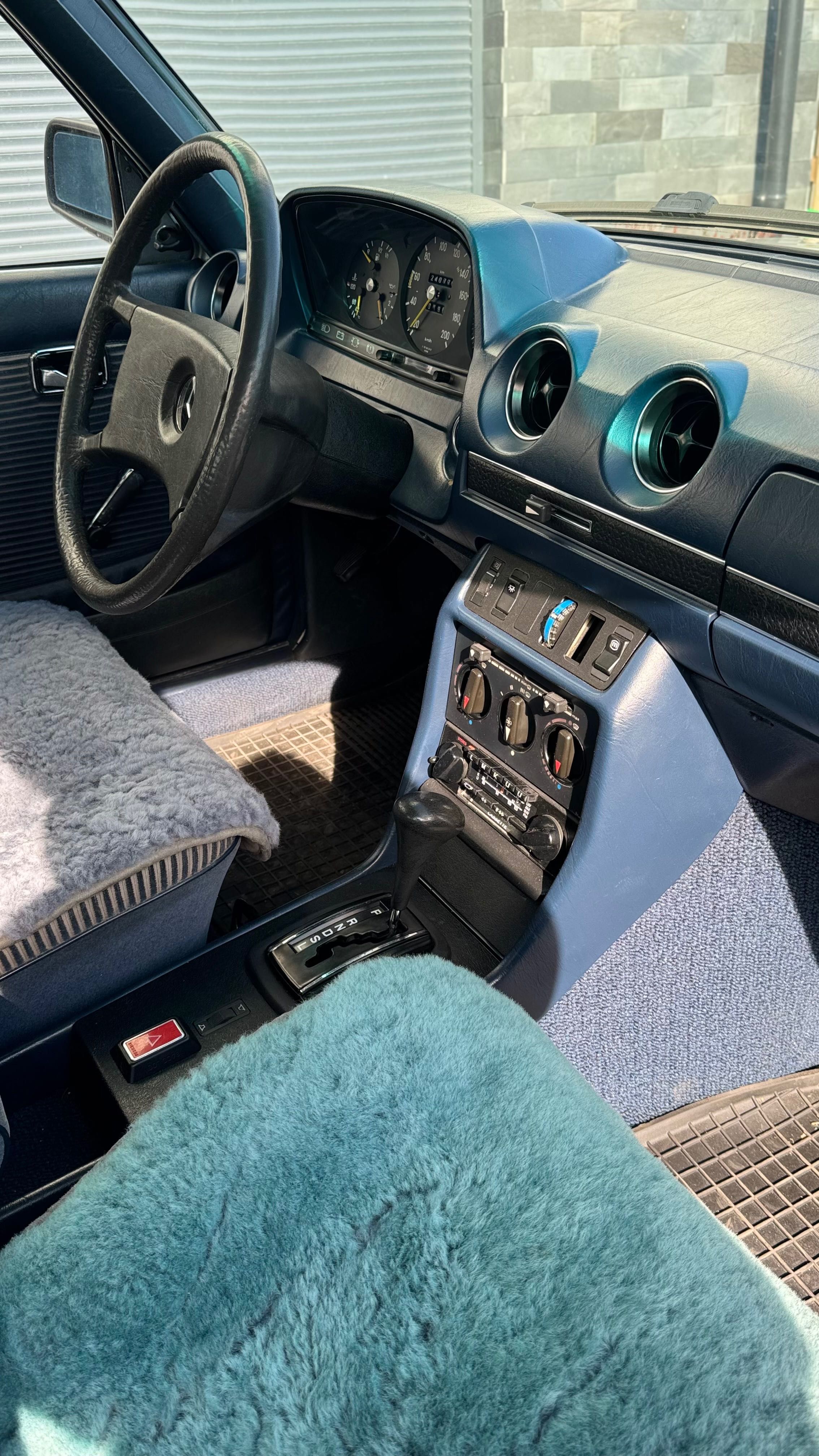 Sprzedam Klasyka  W123  2.5 benz