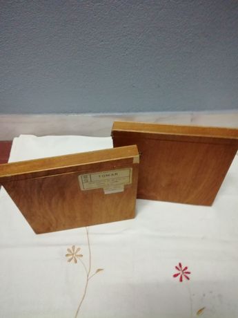 Caixas antigas de cassetes em madeira