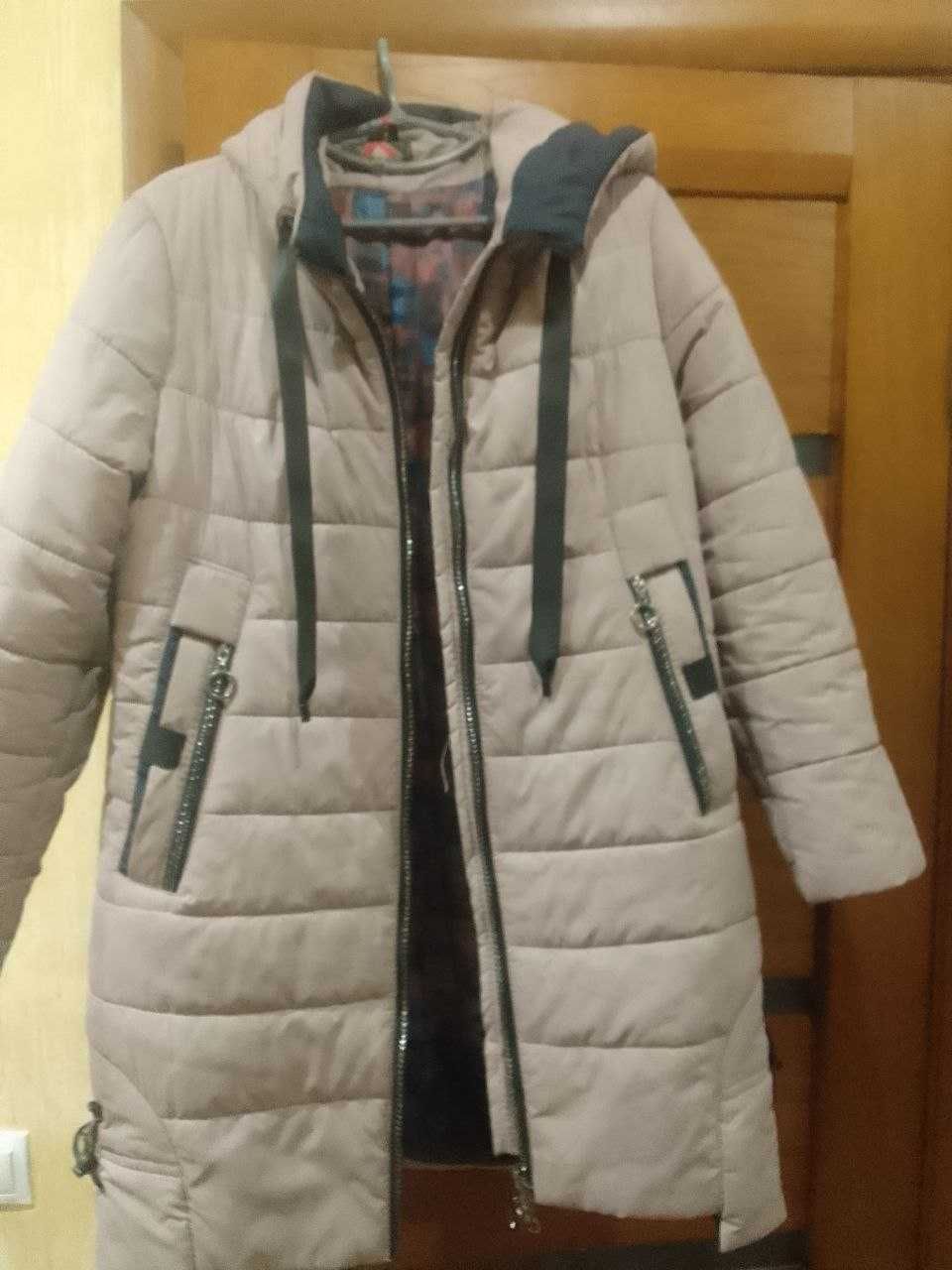 Продам стильную женскую  куртку зима-осень