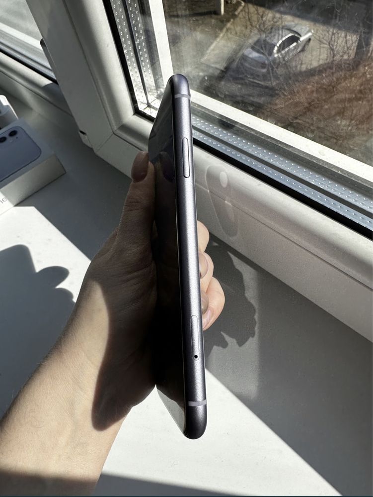 iPhone 11 64 gb пол года гарантии