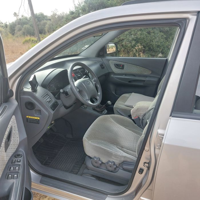 Hyundai Tucson CRDI 2.0
Ano de fabrico: setembro de 200