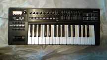 Klawiatura sterująca MIDI Roland A-300 Pro Stan BDB interfejs MIDI DIN