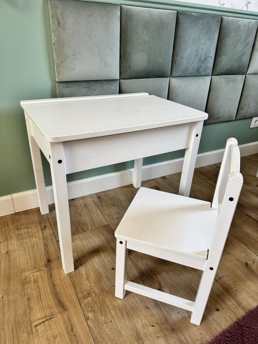 Sprzedam Stolik Sundvik ze schowkiem + krzesełko Ikea