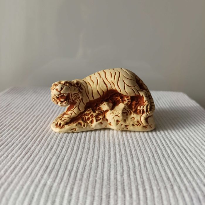 Статуэтка Нэцкэ нэцке нецке Крадущийся тигр Украина гипс