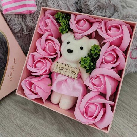 Подарочный набор милый плюшевый мишка + розы из мыла