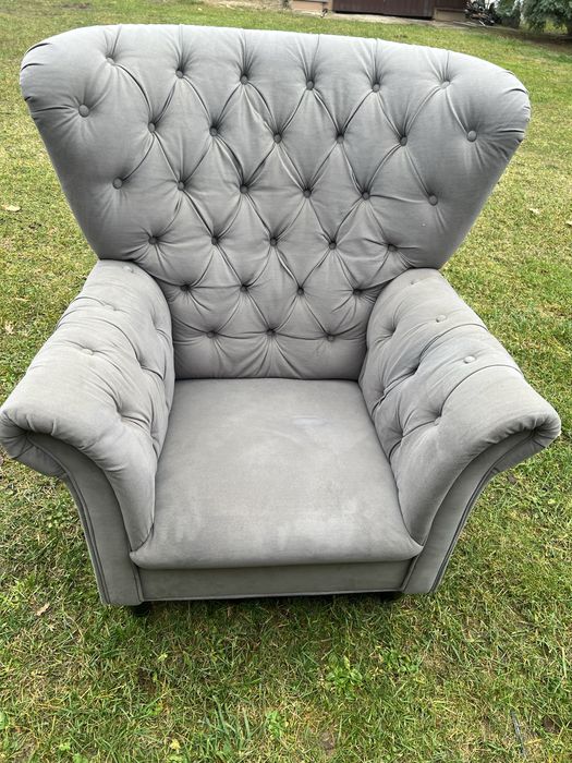 Sprzedam bardzo wygodne fotele obrotowe jeden duzy i trzy mniejsze