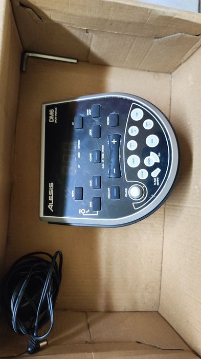 Bombo 20 CB Drums / Bateria elétrica Alesis DM6