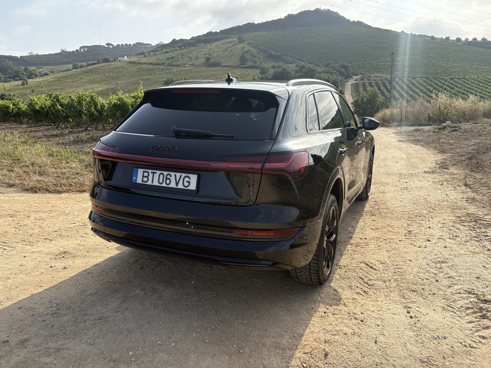 Audi E-Tron 55 de 2021 com 413 cavalos - 120 meses x 413,40€
