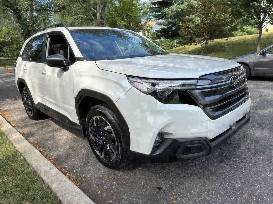Subaru Forester Limited Crossover      2025