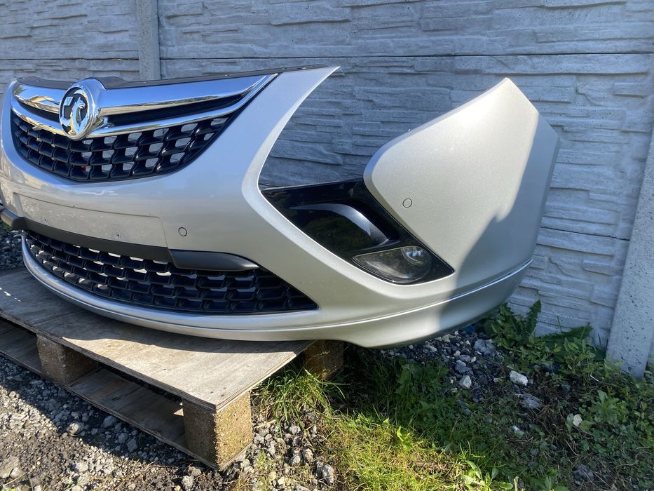 Zderzak kompletny przod  Opel Zafira C  6 pdc