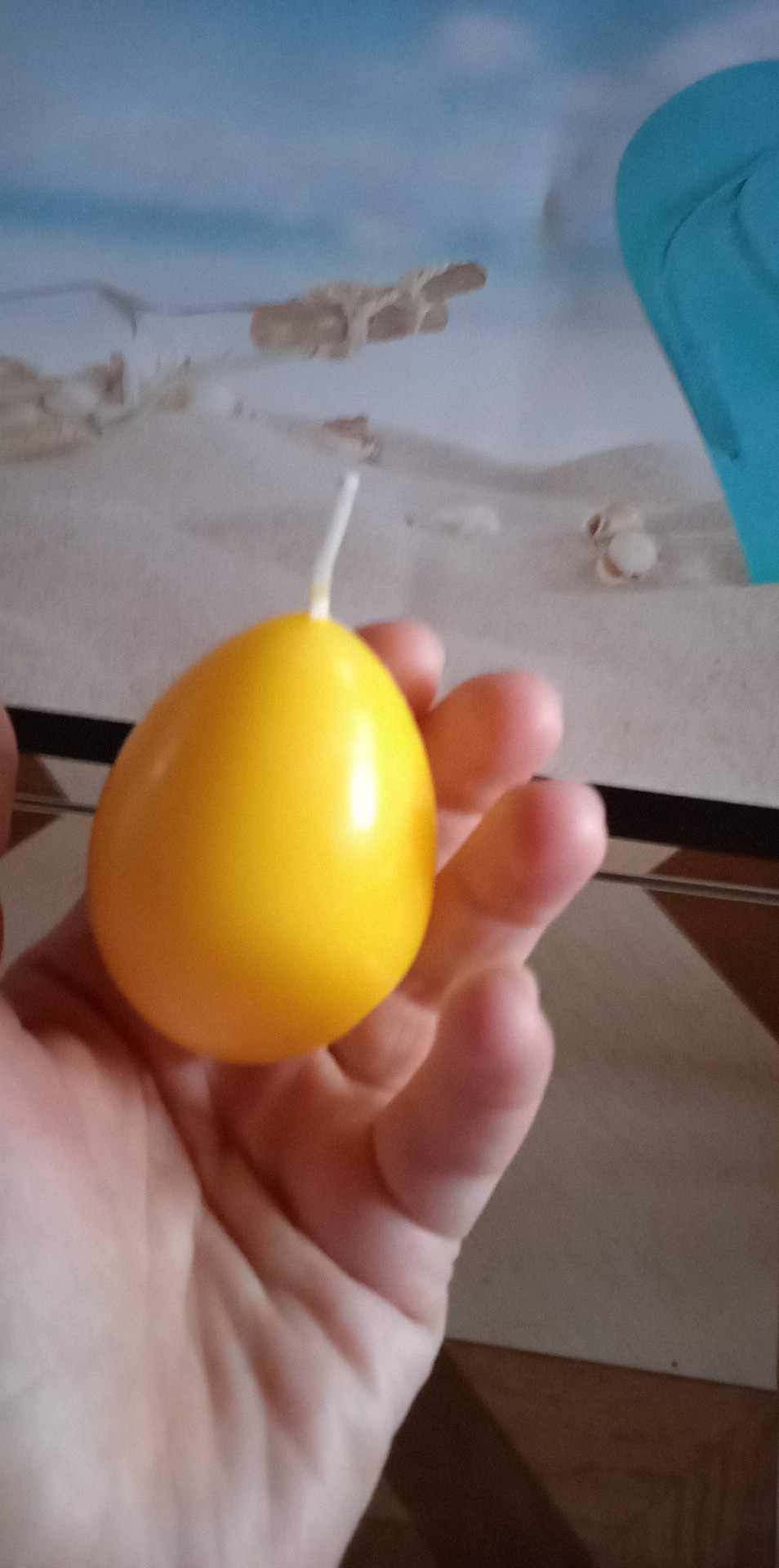 Świeczka w kształcie jajka