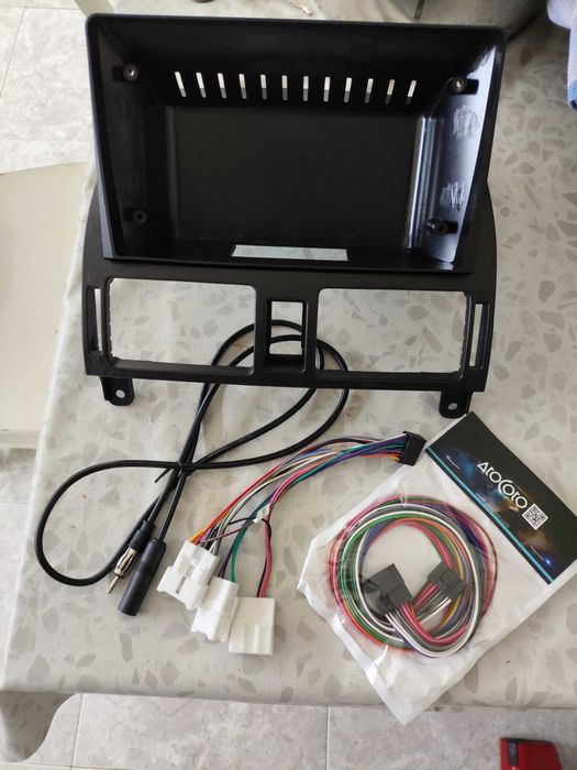 Moldura Rádio e acessórios Toyota Avensis T25