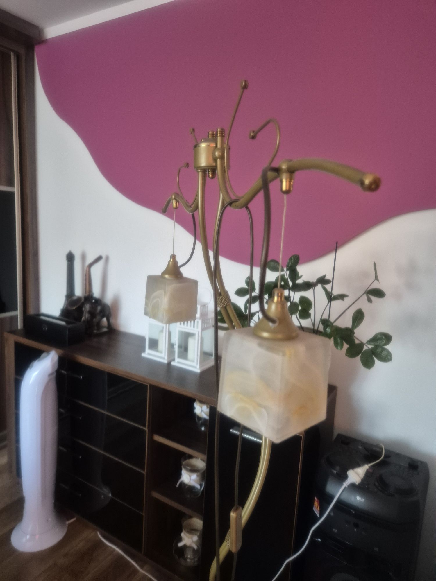 Lampa stojąca w stylu retro