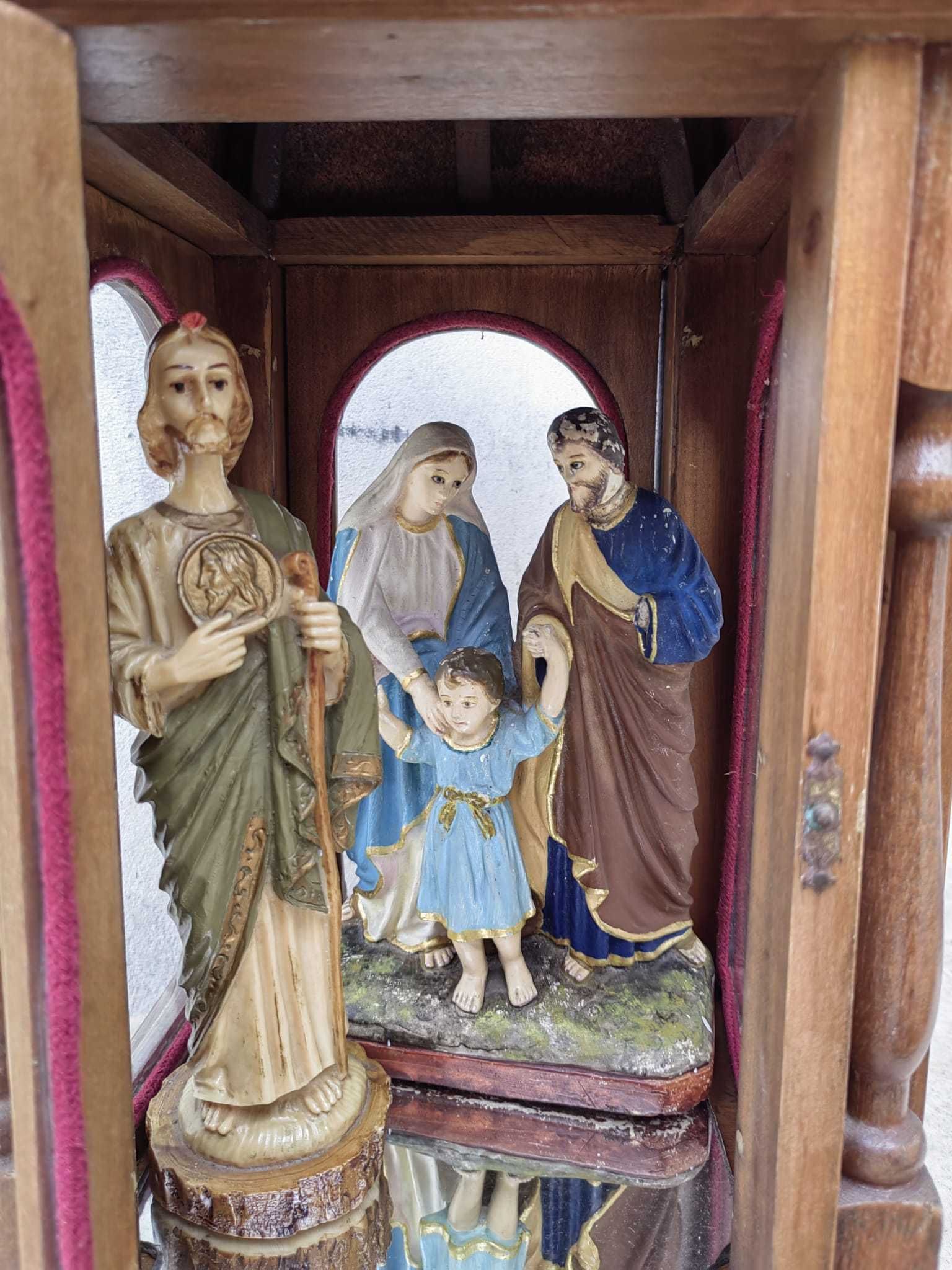 Oratório com figuras cristãs